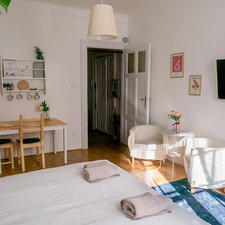 Quiet Apartment Near Buda Castle Budapest Exteriör bild